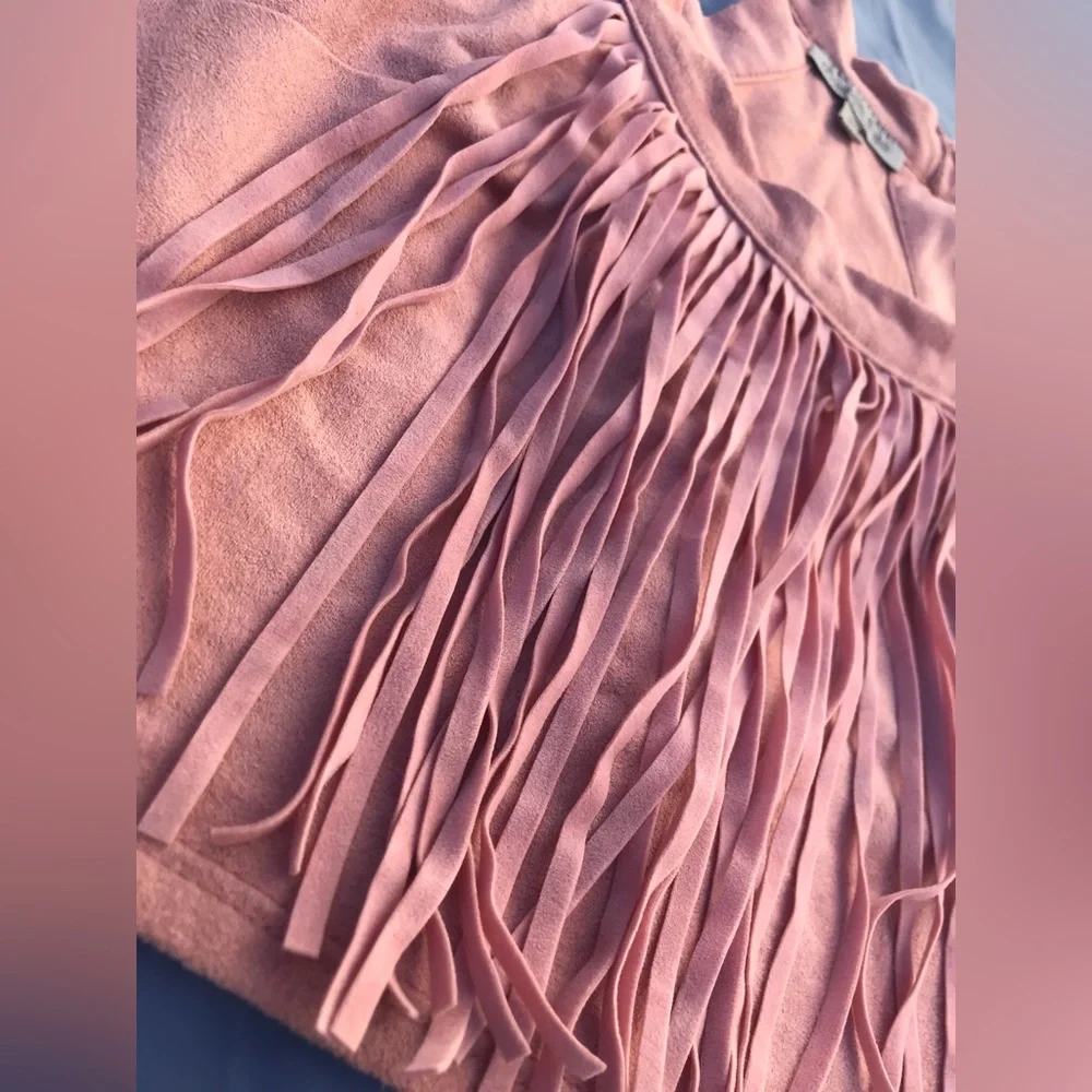 NWOT Charlotte Russe Pastel Pink Faux Suede Tasseled Front Crop Top - M - Picture 2 of 7